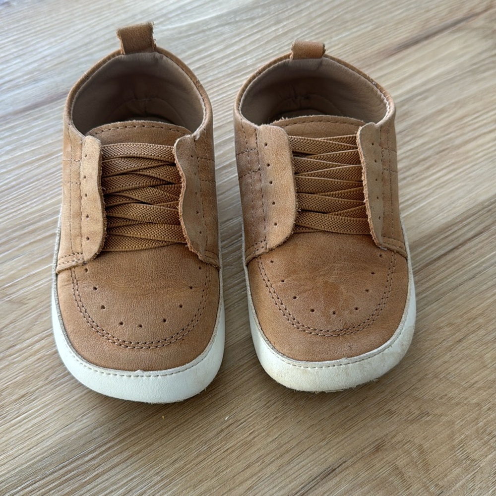 Little Love Bug Barefoot Shoes Size 7 - Desert Sand Carter